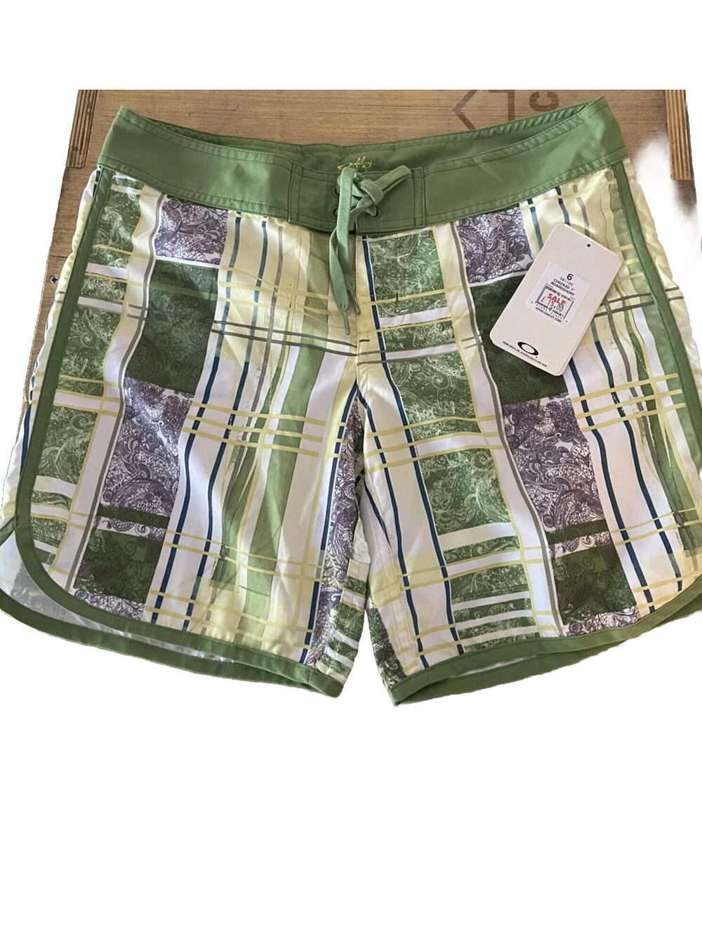 Oakley Womens Checked 7" Boardshort Endive Size 6 new